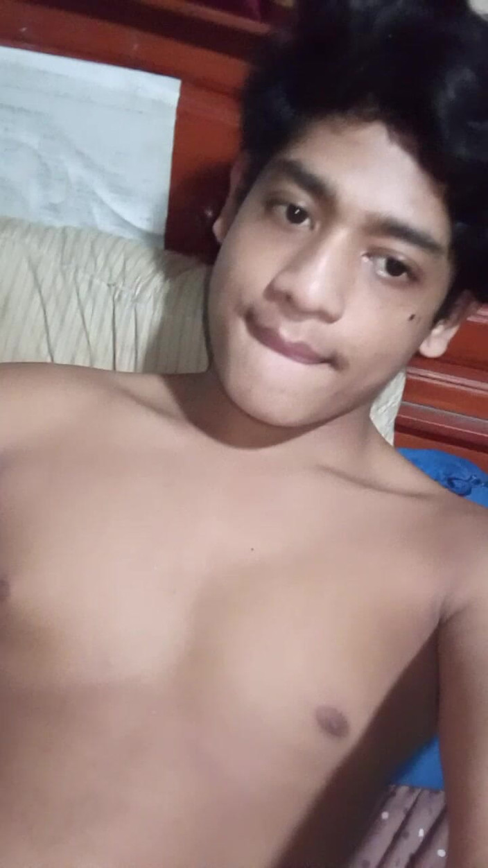 Hot Lover Boy: Cowok gay imut lagi asik ngocok di rumah sendirian - adegan...