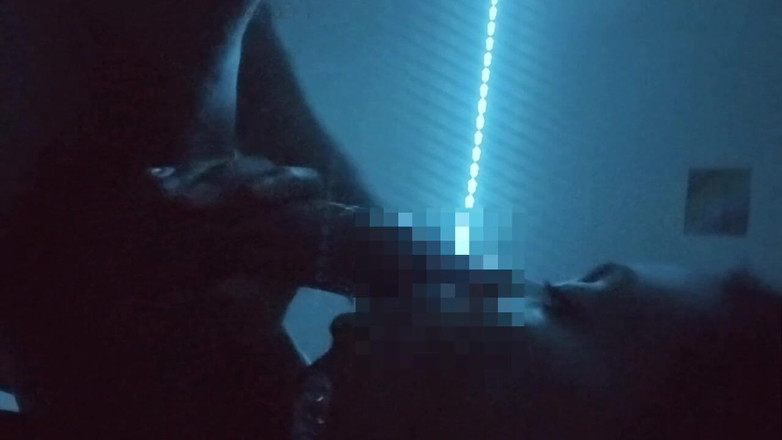 Freaky relatives: 엄마보다 자지를 더 잘 빨아주는 의붓딸!