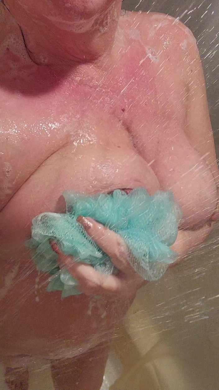 Pretty Amazing: Heiße dusche am morgen