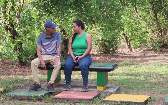 Chicle Deseos: I Seduce Her and She Ends up Losing Her Manners
