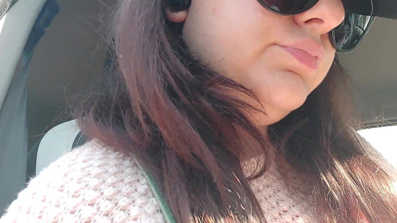 Nicoletta Embassi: Farts in a car