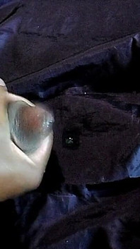 Masturbare la masa de la birou spermă umedă