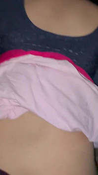 Une bhabhi mariée trompe son mari et baise dans la jungle avec son copain