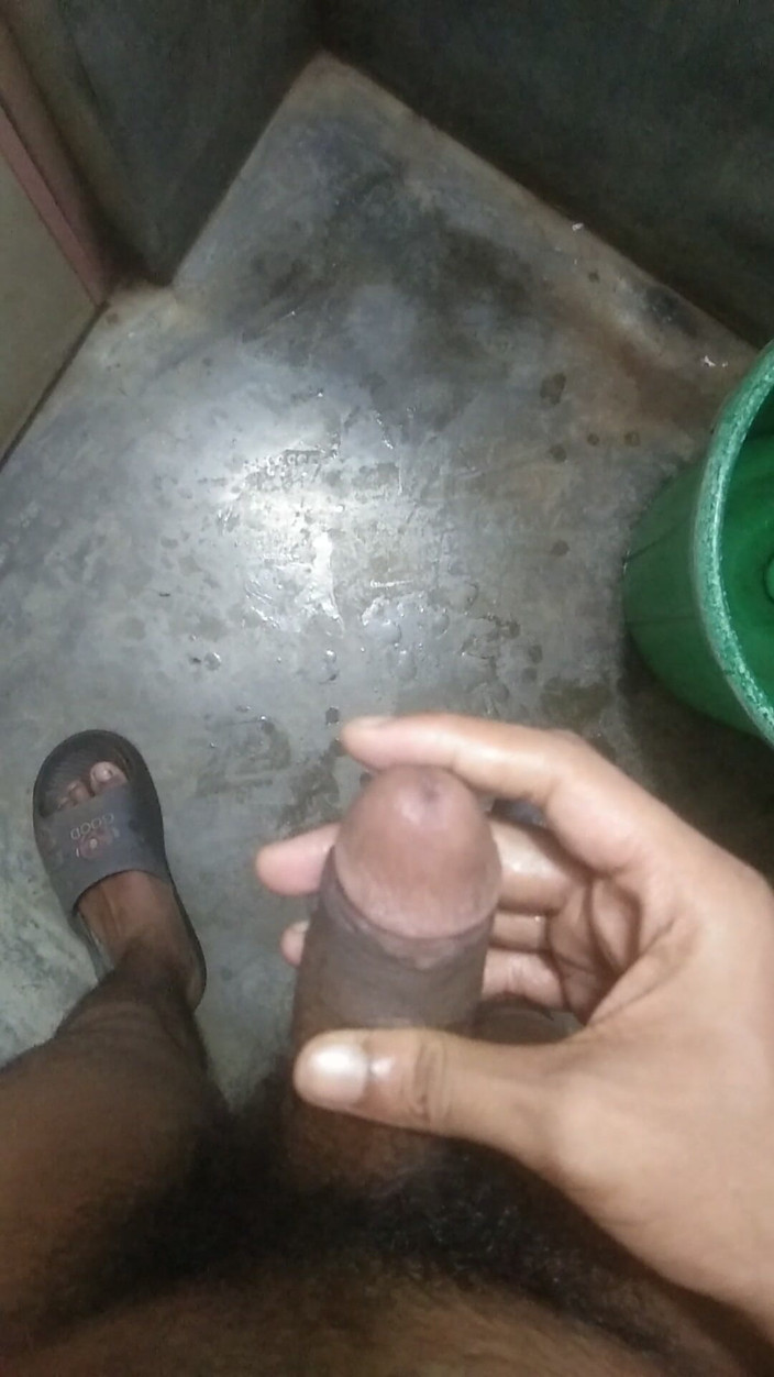 Viral_tiktokar: So I Went to the Bathroom, Put Soap on My...