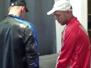 Gaybareback: Scally-junge wird von 2 arabern beim joggen hart gefickt