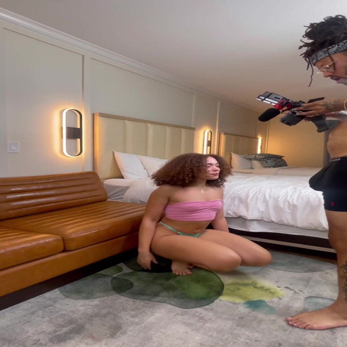 FlightLifeXXX: Willow Ryder Pt.1 POV mokrá ústa a těsná kundička na koni čůrák