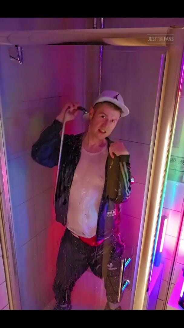 Roman Heart: Shower Dance