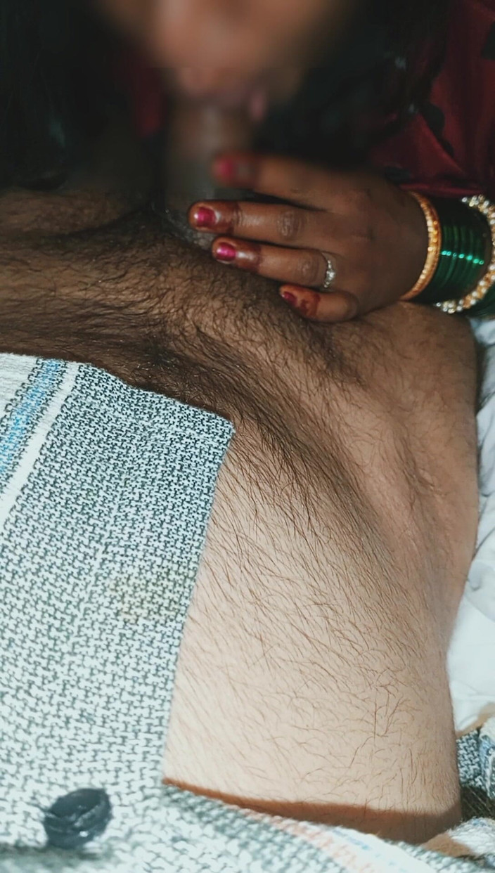 Harder299: Soție excitată suge pula și este futută de soț foarte sexy.