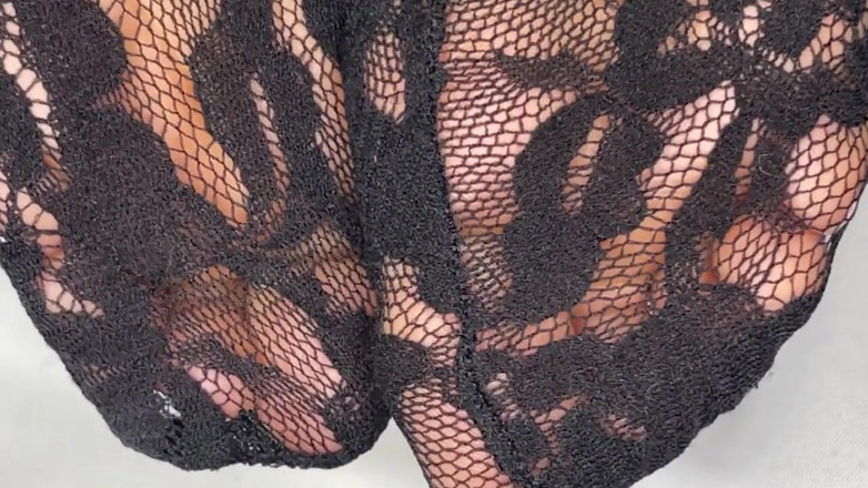 Pink Foxx: Pedicure Francese in Pizzo E Nylon