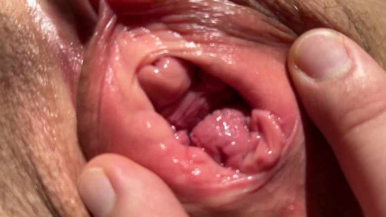 Pissi Missi: È addirittura normale assaggiare i succhi dell'altro? Pisciare figa e...