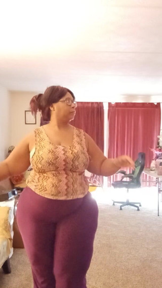 Cosmicrose 678: Bellydancing bbw cougar