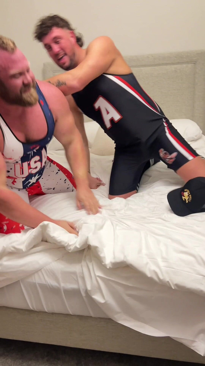 Only Owain: Verschwitztes wrestling