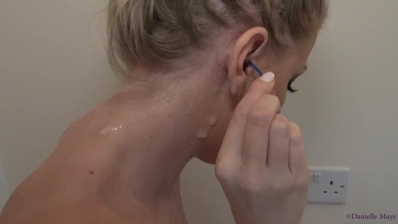 DanielleMaye: Leche profunda en mi oído