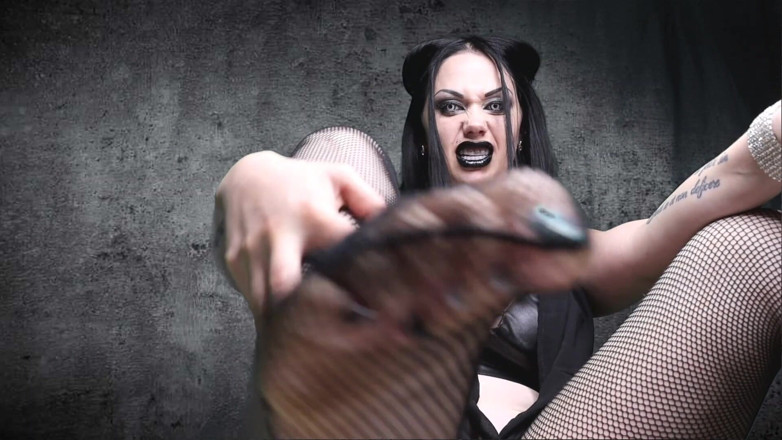 Goddess Misha Goldy: New Sex Toy Turned Into Food! Devour &amp; Executrix!