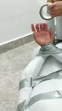 Si Dia meninggalkan Hero Wannabe Bodoh tanpa kuasa dan dimalukan dalam pita perhambaan!
