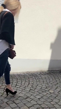 Insights panas kerana seluar jeans Zipper! Awek tranny memancut mani di Bangku Taman Awam!