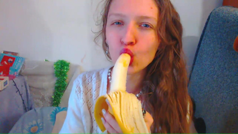 AnnaNotIdealAngel: Bananen-blowjob und rote natürliche sehr lange haare und blaue mystikerin,...