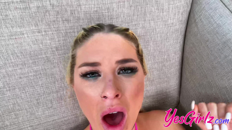 YesGirlz: La PAWG Riley Reign se fait baiser par une grosse...