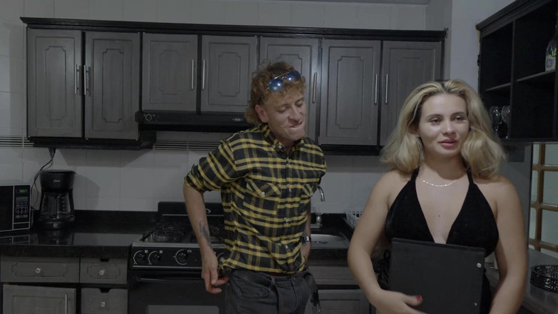 KerentSleen: Vendedor De Vienes Raices Ternina Follando Conmigo Y Comiendose Mi...