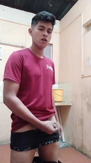 Chicos Virales: Sexy náctiletý kluk masturbuje