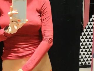 Sweet Buttocks: Store Fitting Room and Sexy Babe