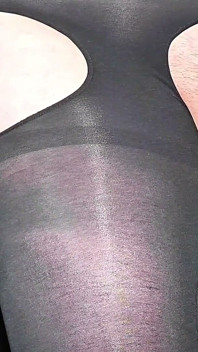 Ein Mädchen Mit Einem Winkeligen Jungfrau Pick Ficken Und in Ihr Großes Sperma Auf Nylon Kommen