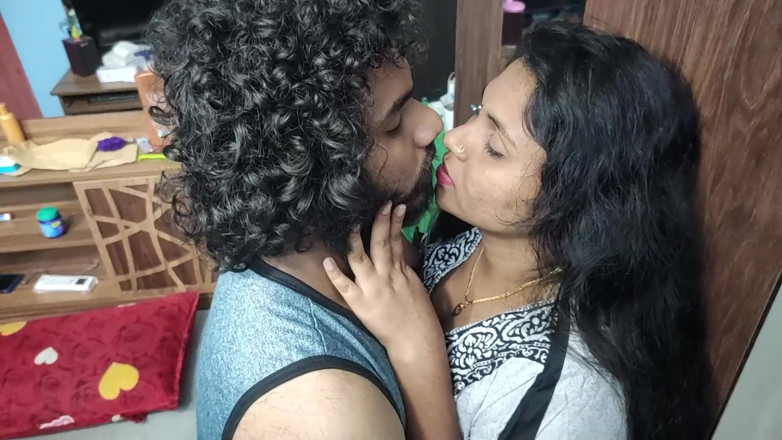 Vaigavarun45: Mallu College Teacher Hot Romantic Hard Fuck in Nighty with...