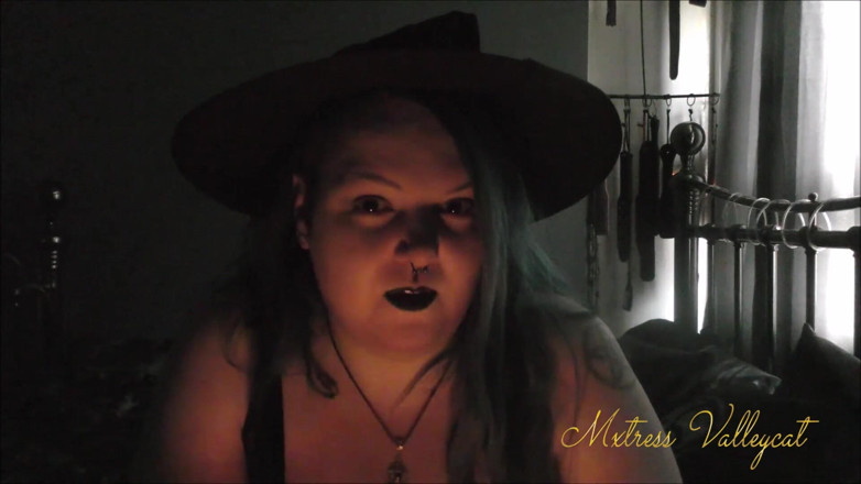 Mxtress Valleycat: Yule be femme too