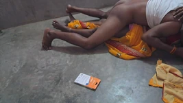 Nella Notte di Haldi, il cognato di Phool toh di si diverte con la sua futura cognata alla casa di lei
