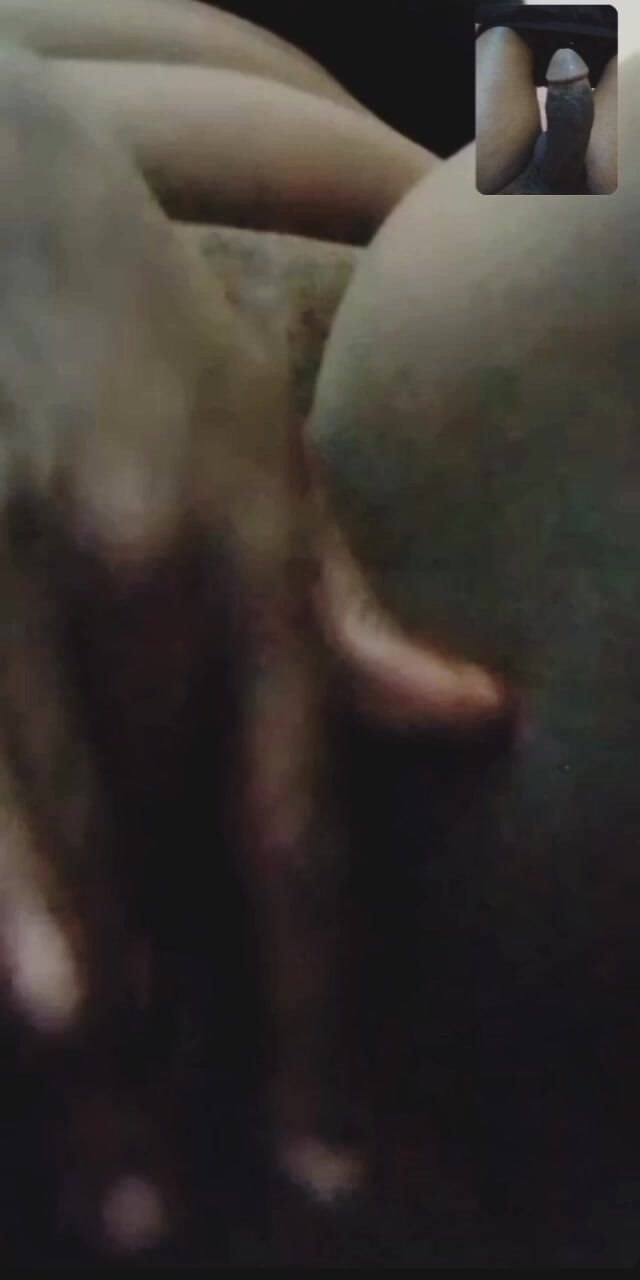 Me and my new slut: Orgasmus sperma černé mámy pumy, užila si šukání přes videohovor