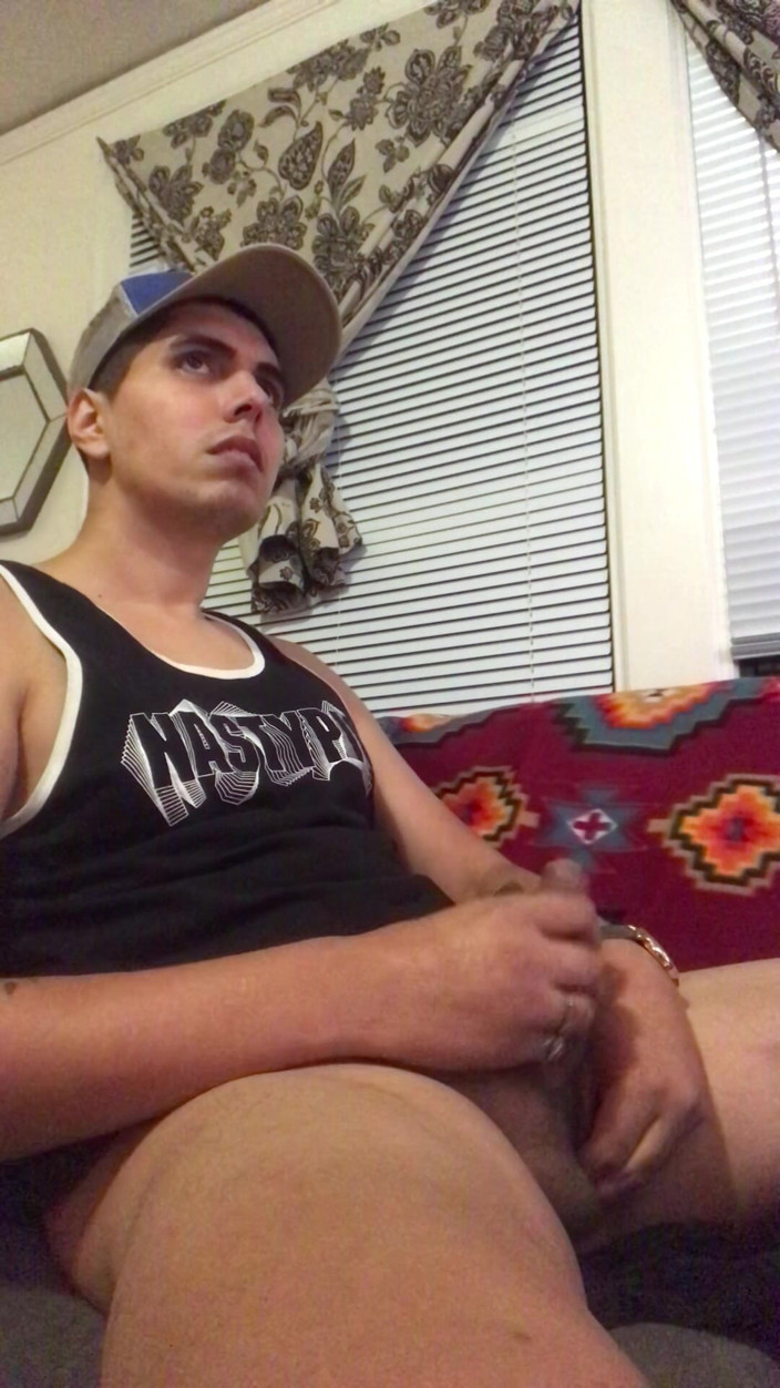 Andy snickerz: Solo quente gay twink em black tank ejaculação
