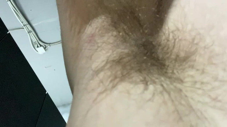 Hunky time: Tóc ướt đẫm mồ hôi