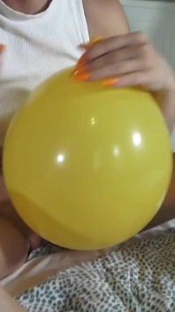 Awek blonde berseronok Belon