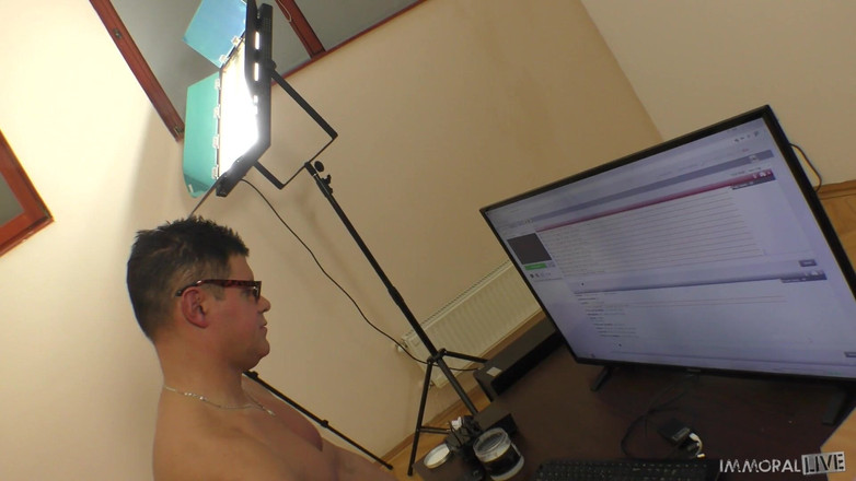 Immoral Live: Trío con milf y 18 años