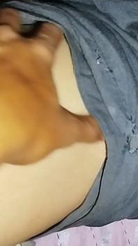 Desi ragazza indiano villaggio jenifer, mi ha chiamato la sua stanza e ha scopato duramente notte