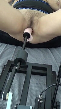 Mature Se Masturbe Avec Une Machine