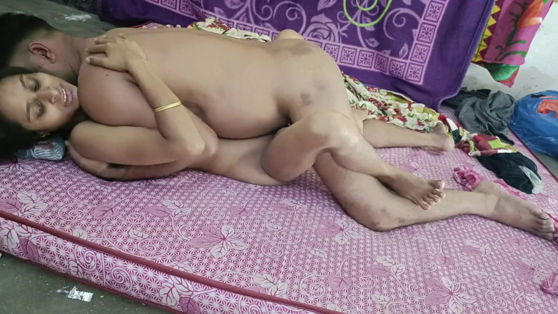 Easypron: Beautiful Village Housewife Fucking in Home at 2025