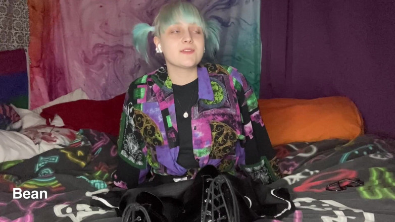 Alice Bean: Šlapání na tvém malém ptákovi