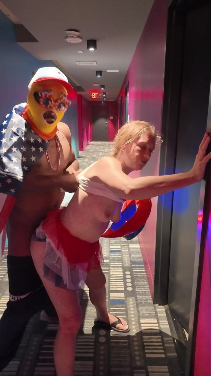 Jackrackemxxx: Czerwony, biały i cipki squirting - Patriotyczne MILF i BBC Fuck...