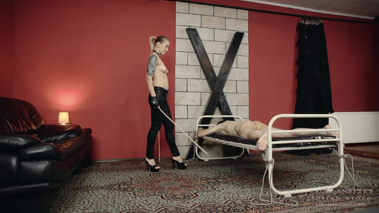 Cruel Anettes fetish world: Sebatan tebal