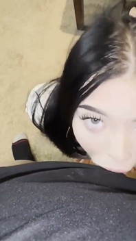 Big Butt Slut Gets Throat Fuck