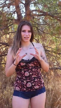 Picnic gol cu un penis uriaș. Venus Lilith se culcă cu un străin în prefăcătorii