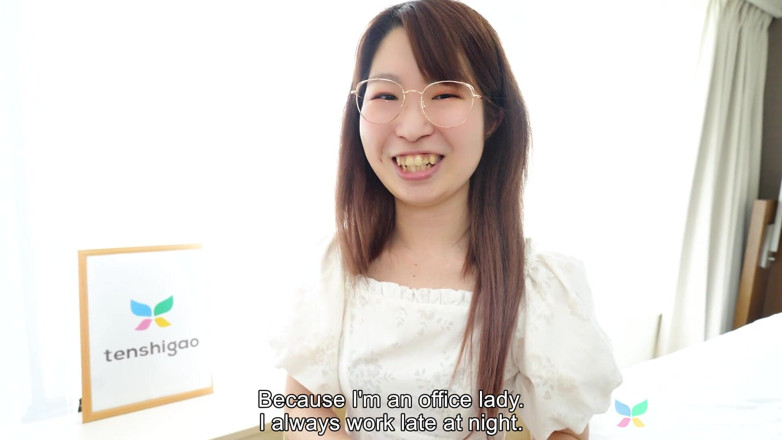 Tenshigao: Video bokep pertama nona momoko azuma si pekerja kantoran