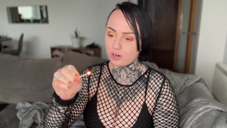 Miss Valentina: Zabawa z ogniem