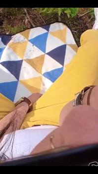 Fumat, supt de sfârcuri și țâțe săltărețe, vedere de la cameră pe capul meu
