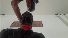 LauraOnHeels: Laura je roubík s rty v ústech, hrdlo je dlouho ošukaná...