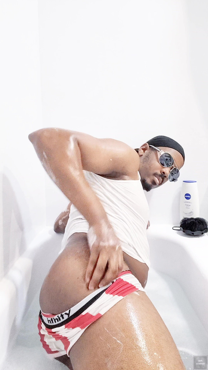 Soft Soleman: Mi lavo il corpo in bagno (3) (2025)