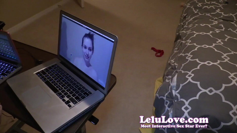 Lelu Love: Lutschen sie deinen schwanz vor der webcam, während sie masturbiert,...