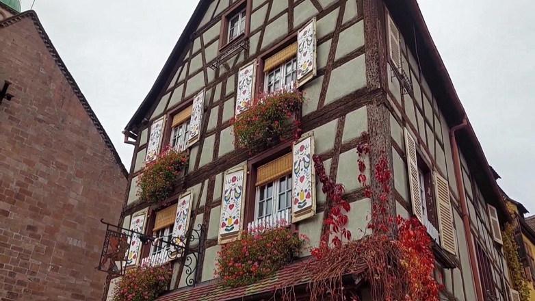 Selena701: Soție matură blondă sexy se bucură de sex oral