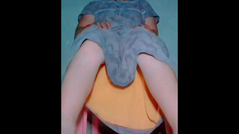 TricolorMusic3: Schwägerin masturbiert, indem sie ihrem ehemann ihre muschi zeigt und...